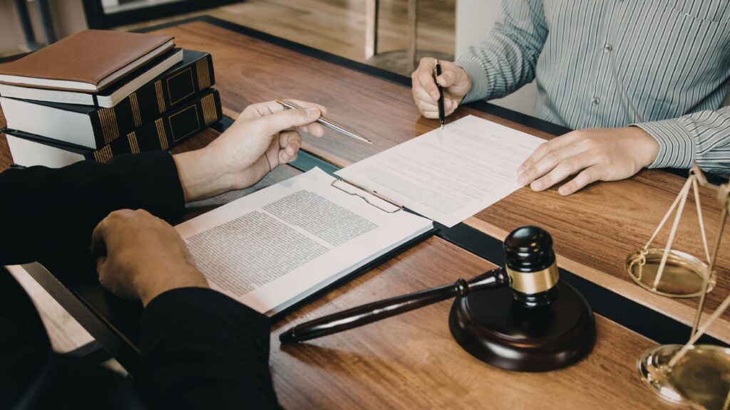 Cláusulas essenciais em contratos empresariais